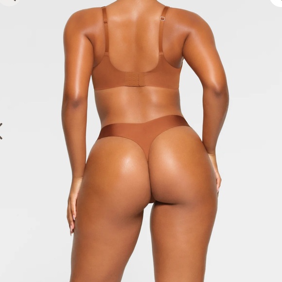 Skims Ultimate Teardrop Push-Up Bra - Picture 4 of 7